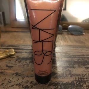 Nars Illuminator in orgasm